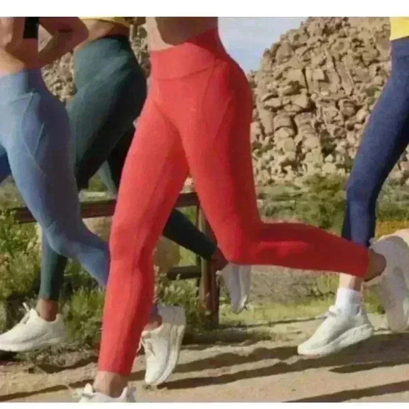 Outdoor Voices Core TechSweat Leggings Scarlet size - Picture 2 of 6